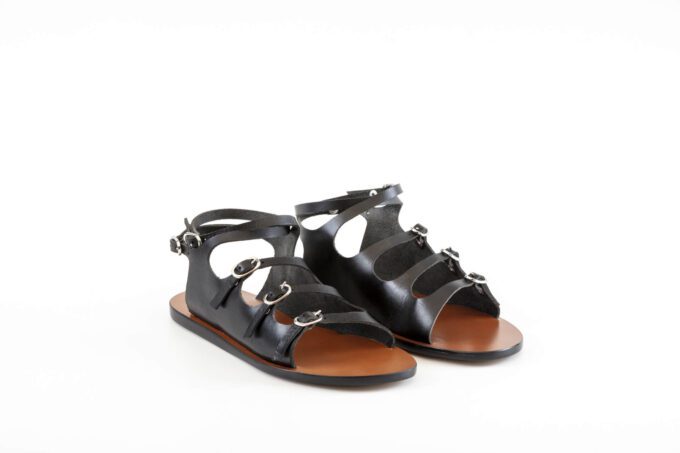 Prúnia sandals in black, 3/4 view
